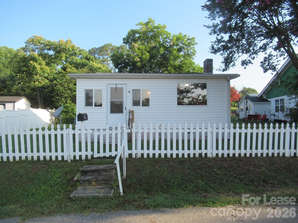 306 W 2nd Street - Photo 2