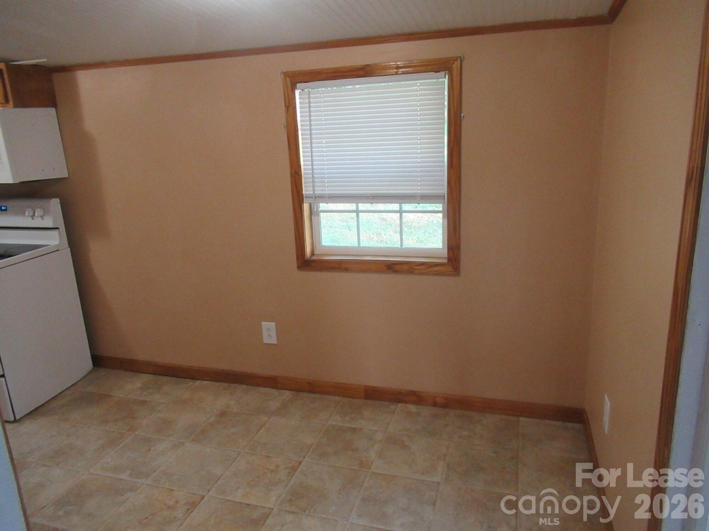 306 W 2nd Street - Photo 8