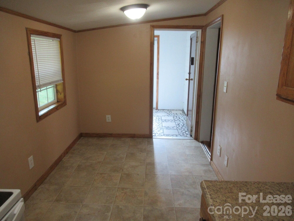 306 W 2nd Street - Photo 7