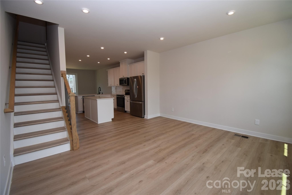 4810 Chastain Avenue - Photo 4
