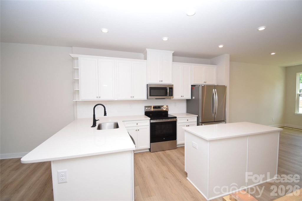 4810 Chastain Avenue - Photo 8