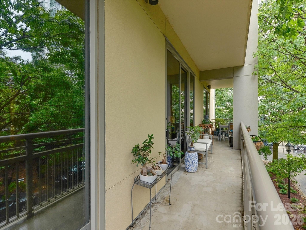 701 Royal Court - Photo 29