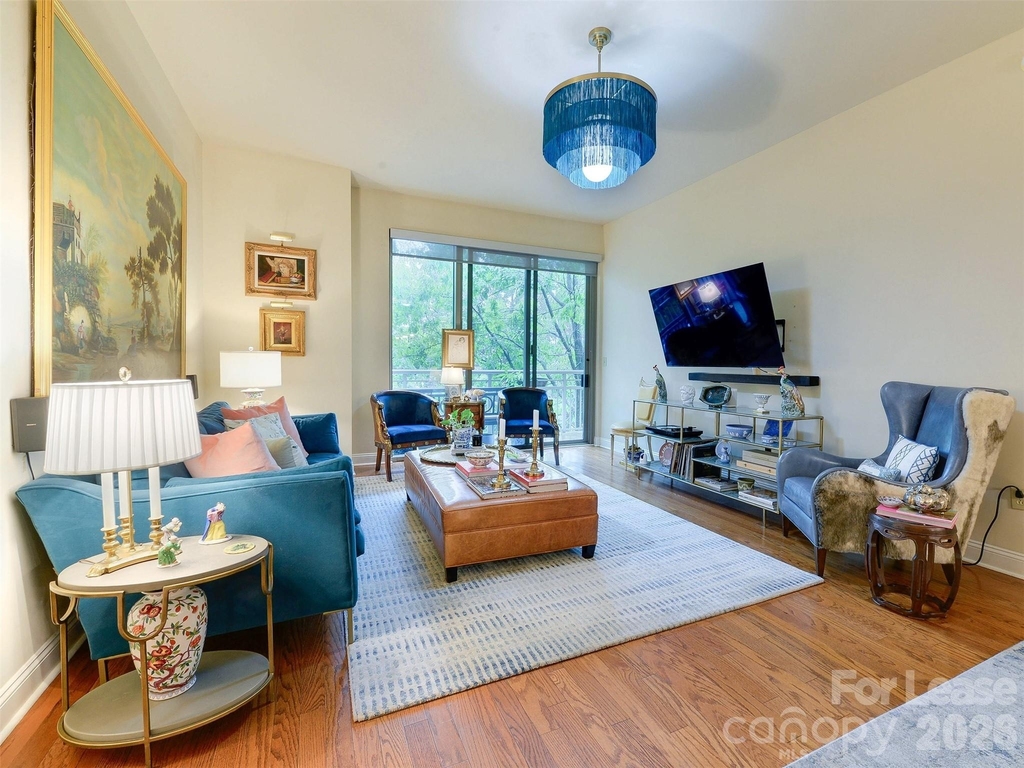 701 Royal Court - Photo 13