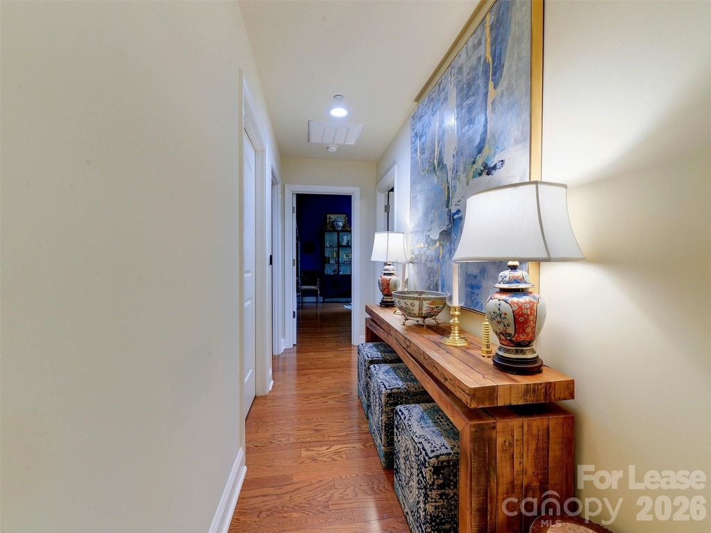 701 Royal Court - Photo 25