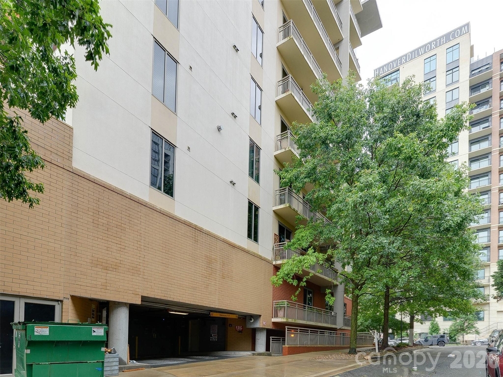701 Royal Court - Photo 39