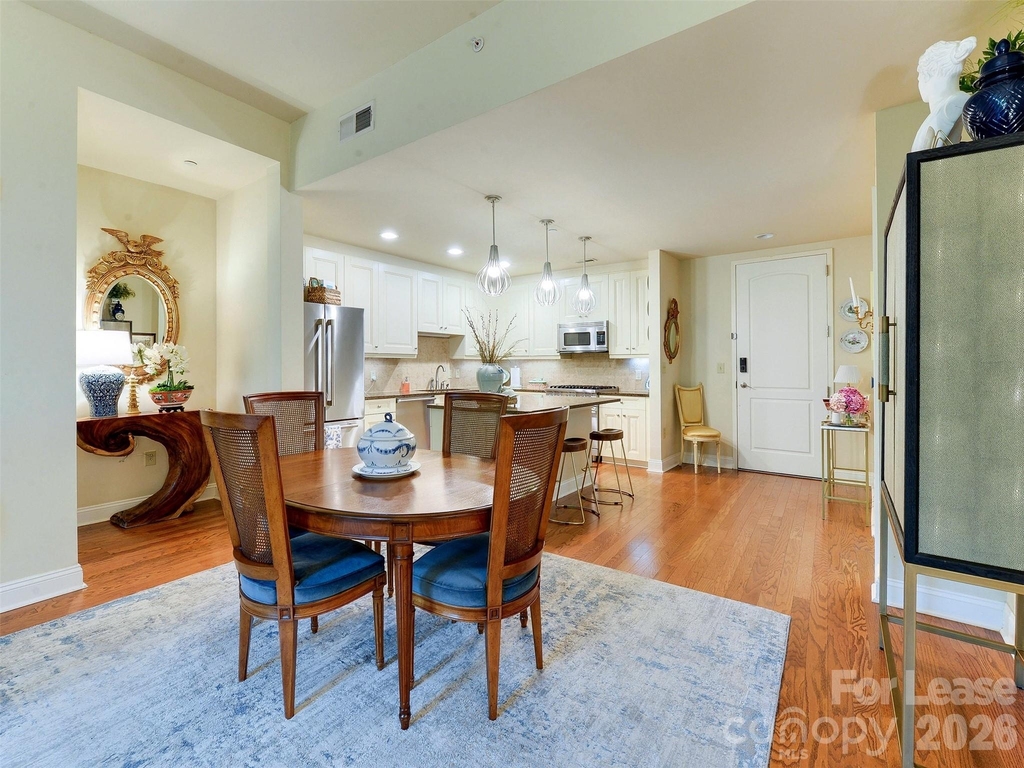 701 Royal Court - Photo 12