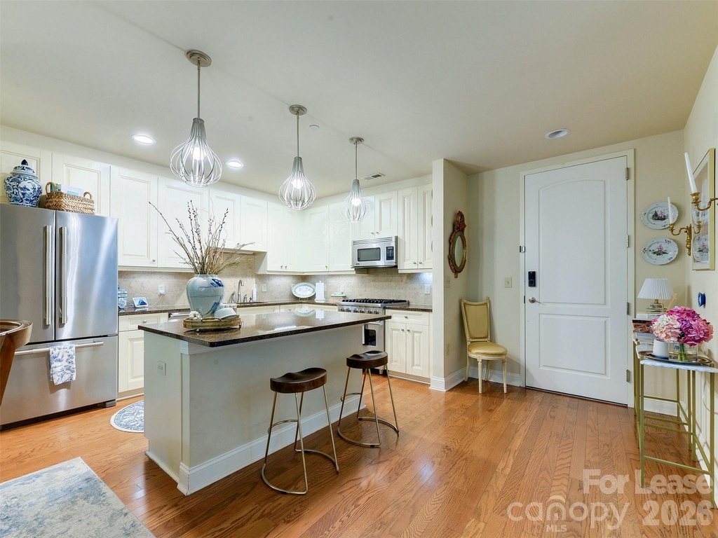 701 Royal Court - Photo 1