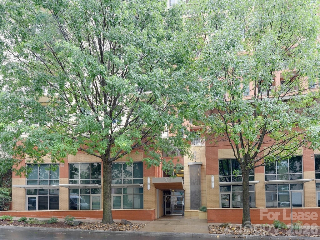 701 Royal Court - Photo 44