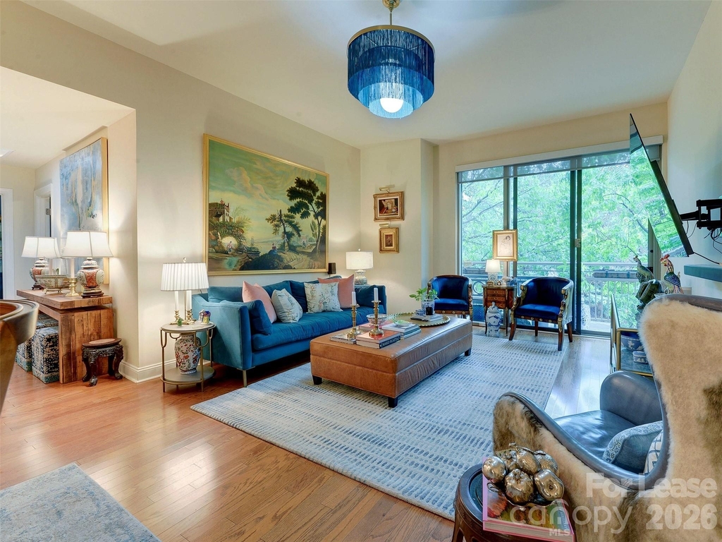 701 Royal Court - Photo 15