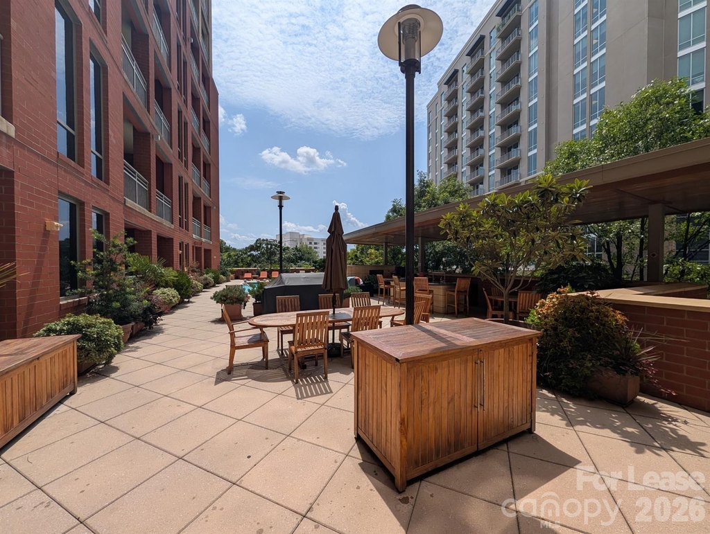 701 Royal Court - Photo 46