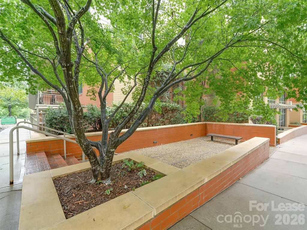 701 Royal Court - Photo 42