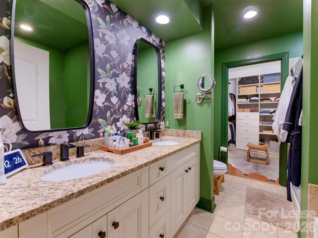701 Royal Court - Photo 22