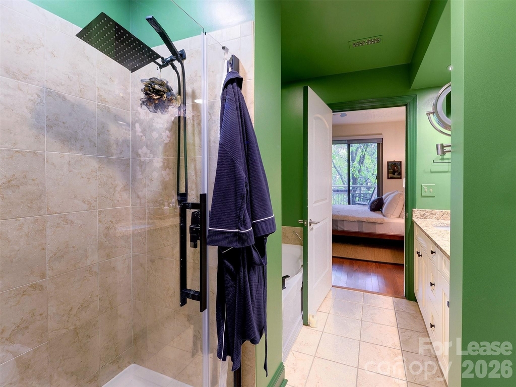701 Royal Court - Photo 24
