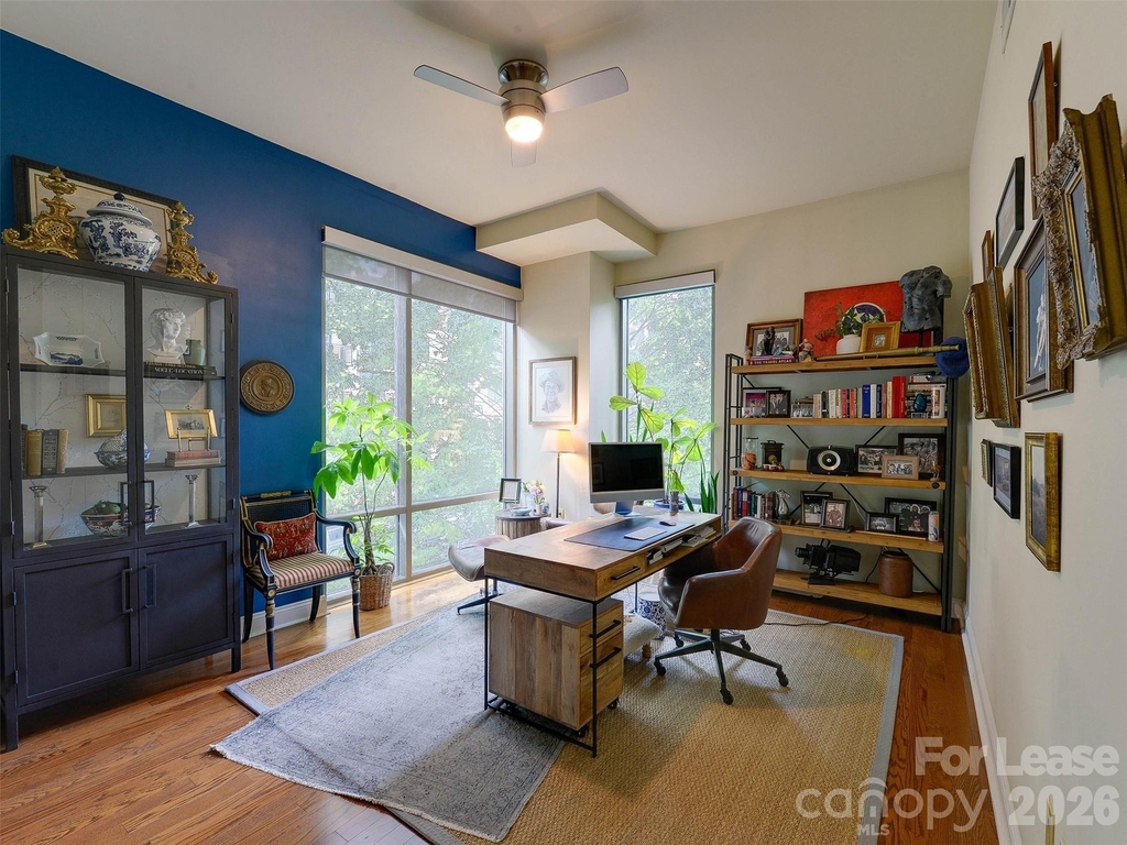701 Royal Court - Photo 26