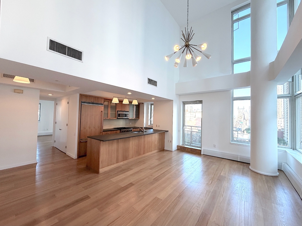 East 59th Street - Photo 0