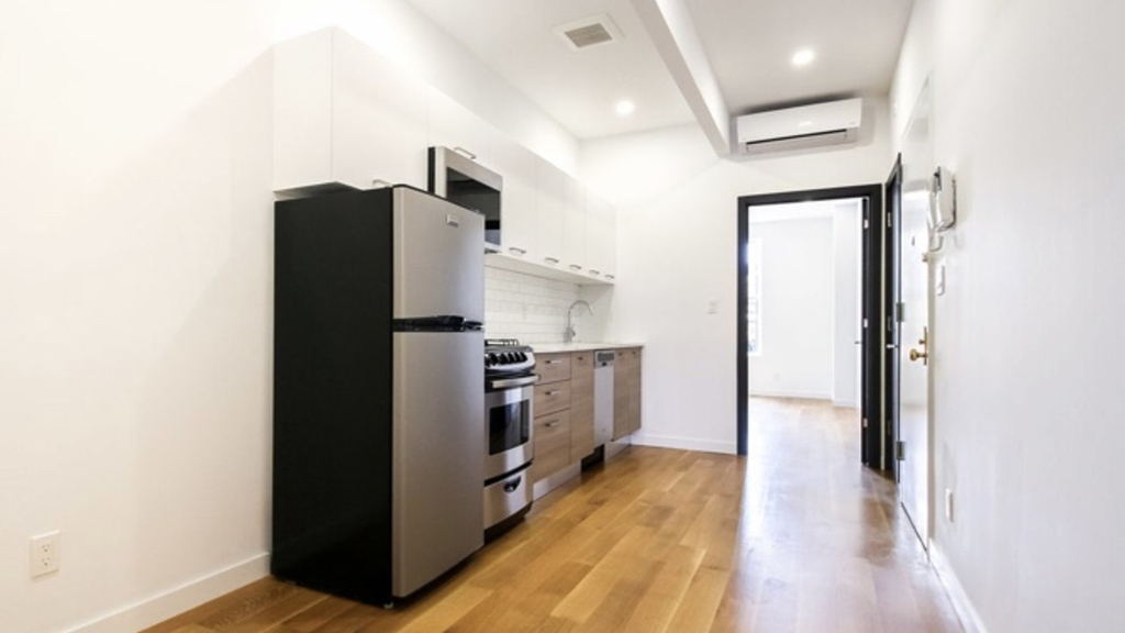 1156 Myrtle Ave 11221 - Photo 1