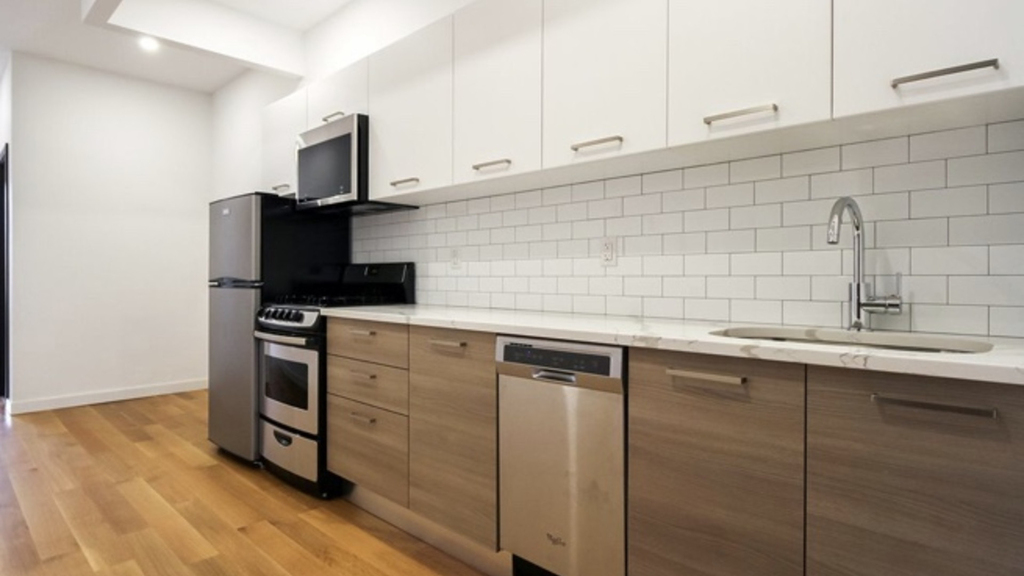 1156 Myrtle Ave 11221 - Photo 2