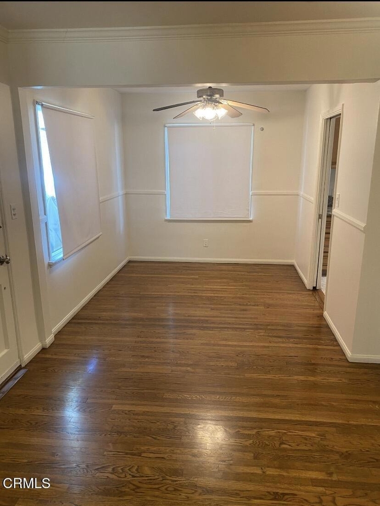 17616 Calvert Street - Photo 4