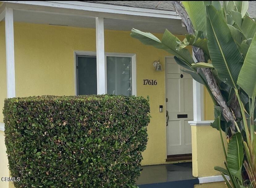 17616 Calvert Street - Photo 3