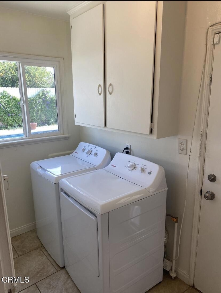 17616 Calvert Street - Photo 9