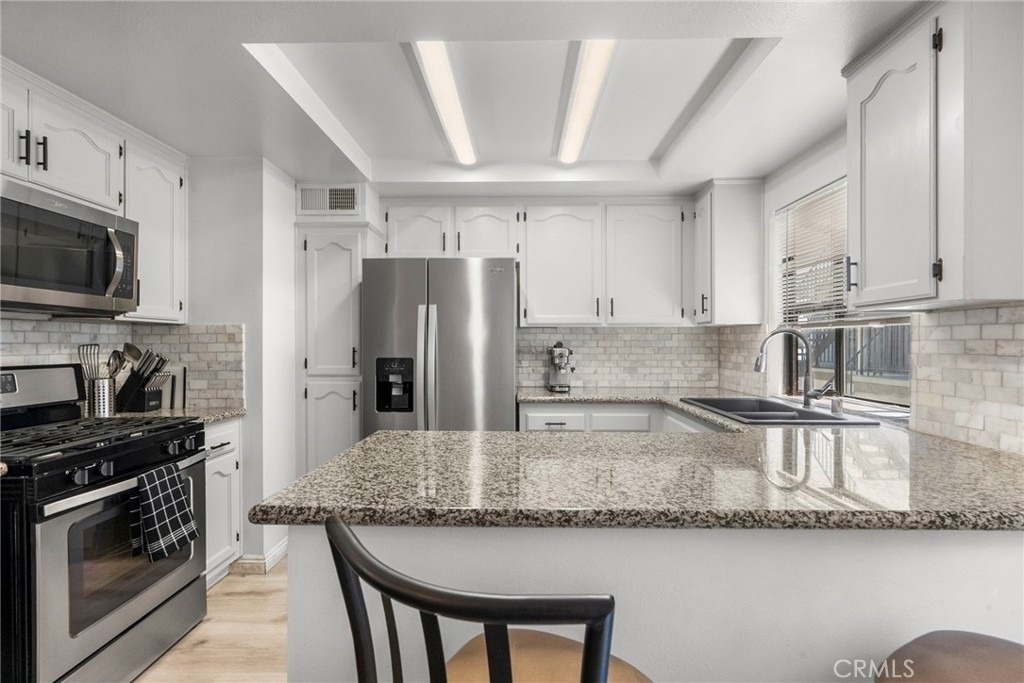11274 Morrison Street - Photo 8