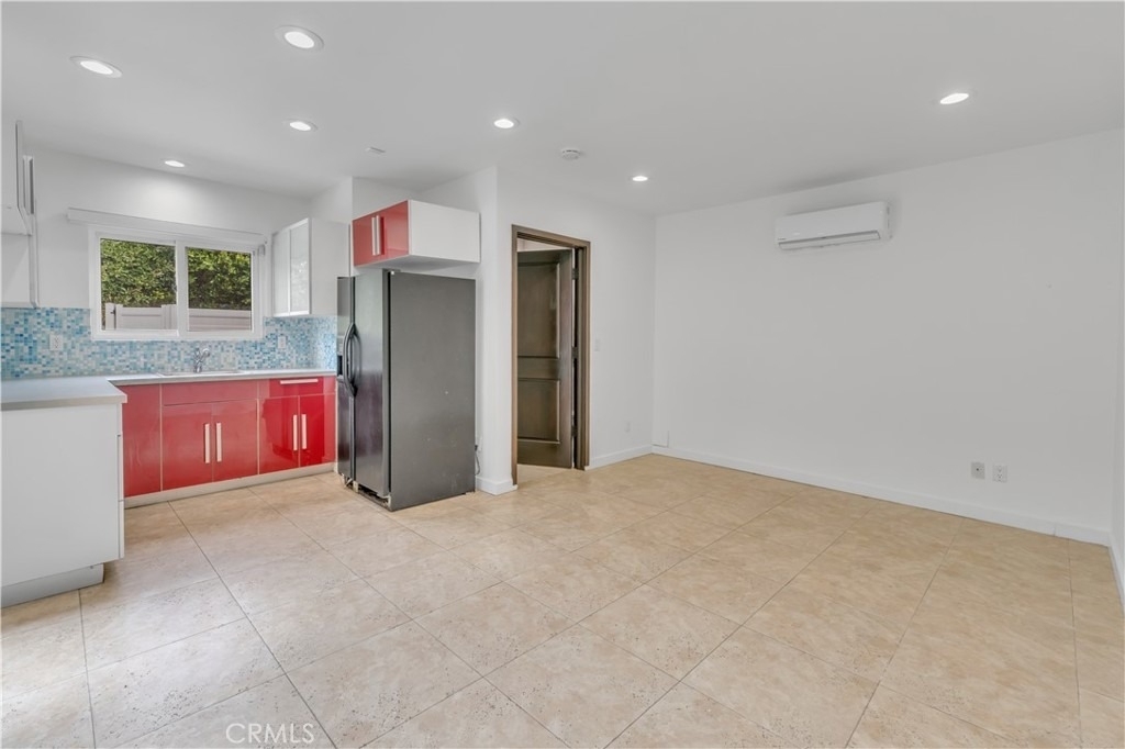 4925 Nagle Avenue - Photo 29