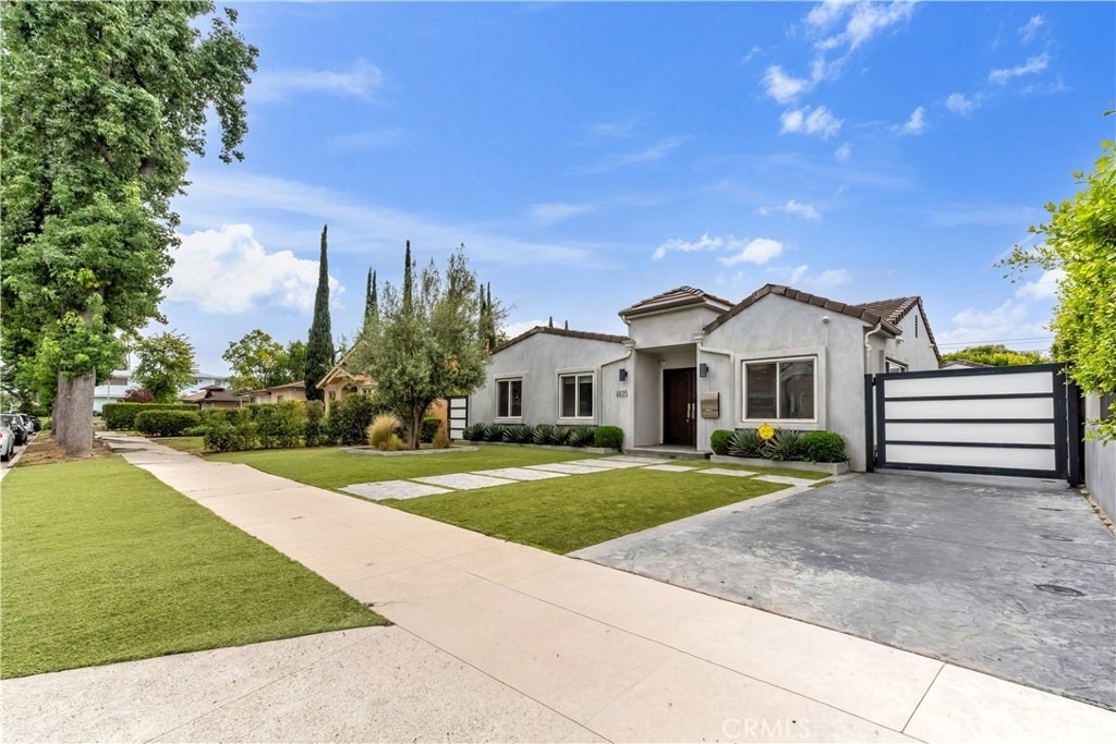 4925 Nagle Avenue - Photo 40