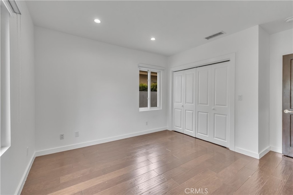 4925 Nagle Avenue - Photo 23