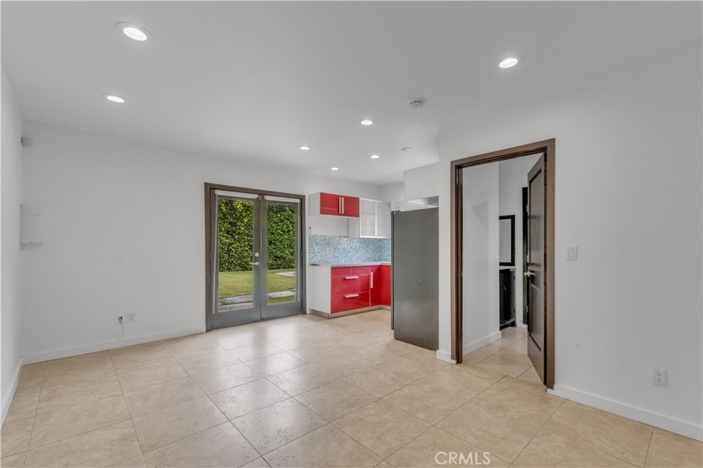 4925 Nagle Avenue - Photo 30