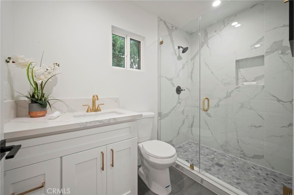 5865 Tobias Avenue - Photo 20