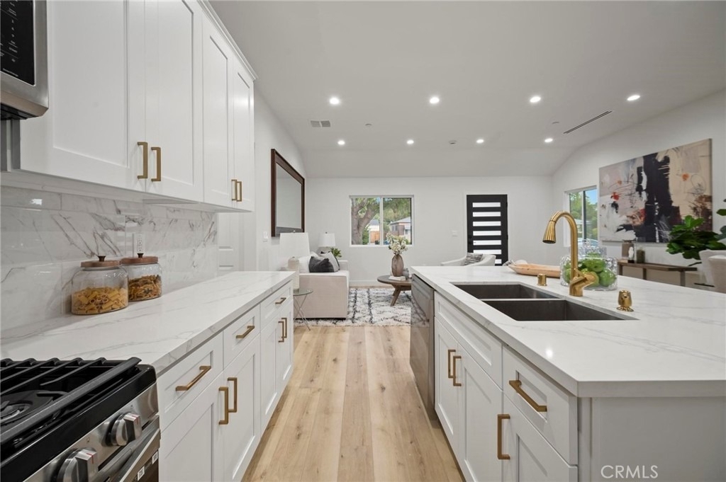 5865 Tobias Avenue - Photo 4
