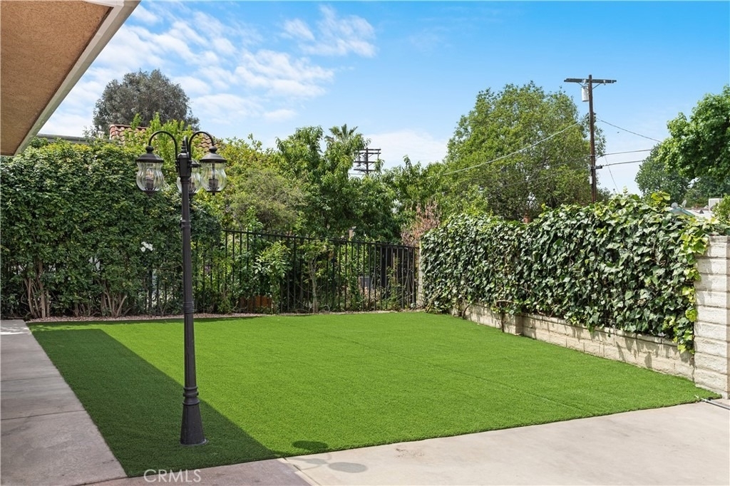 6508 Mammoth Avenue - Photo 27