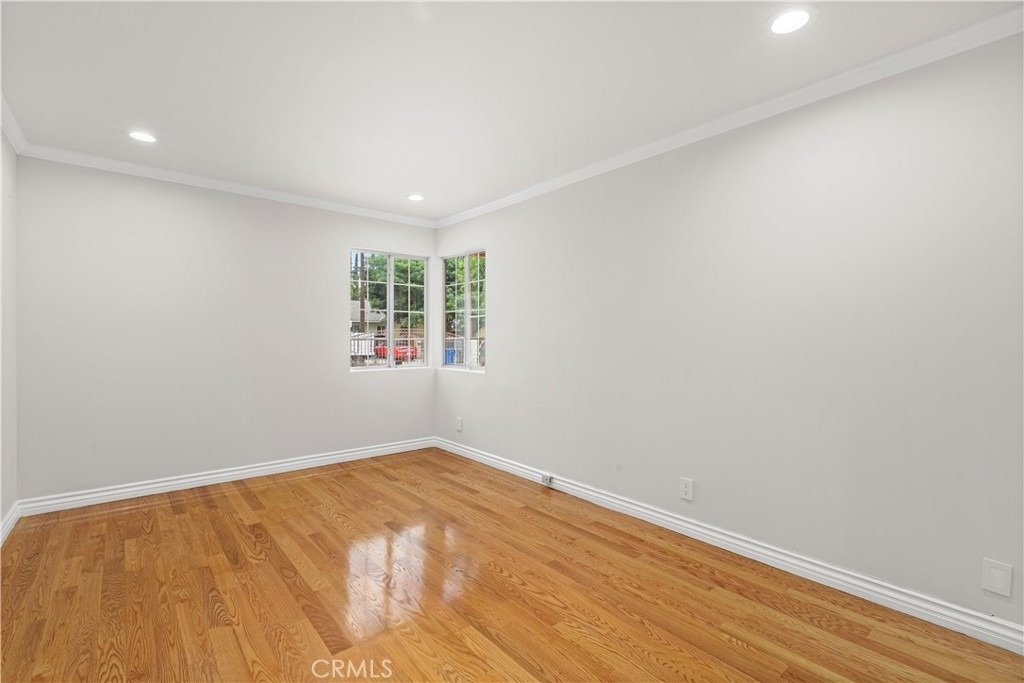 6508 Mammoth Avenue - Photo 17