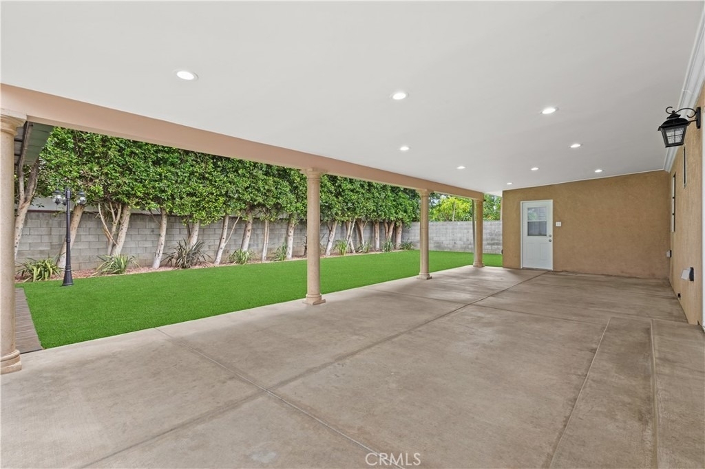 6508 Mammoth Avenue - Photo 26