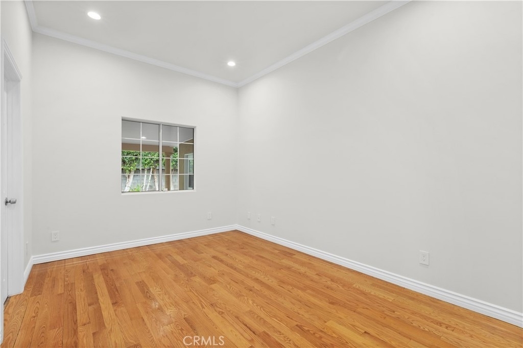 6508 Mammoth Avenue - Photo 9