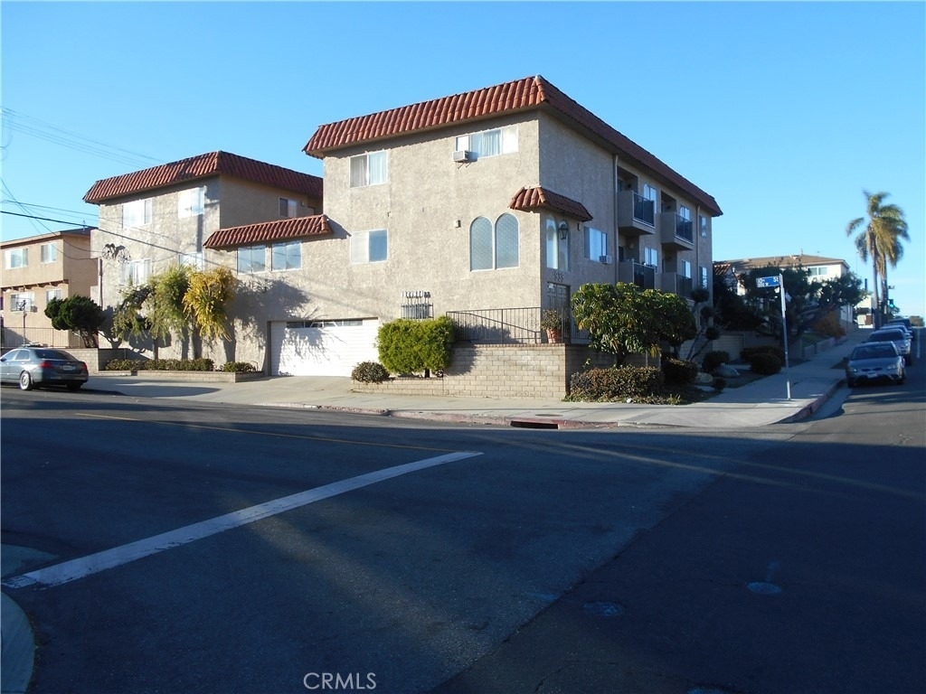 939 S Cabrillo - Photo 0