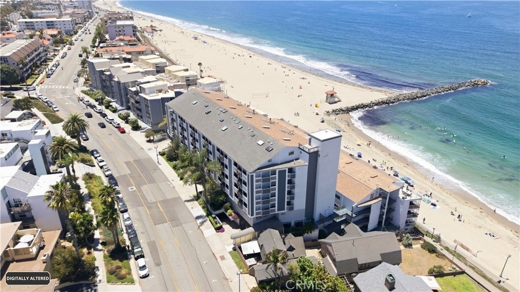 615 Esplanade - Photo 0