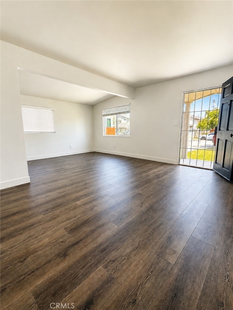 11151 Duncan Avenue - Photo 2