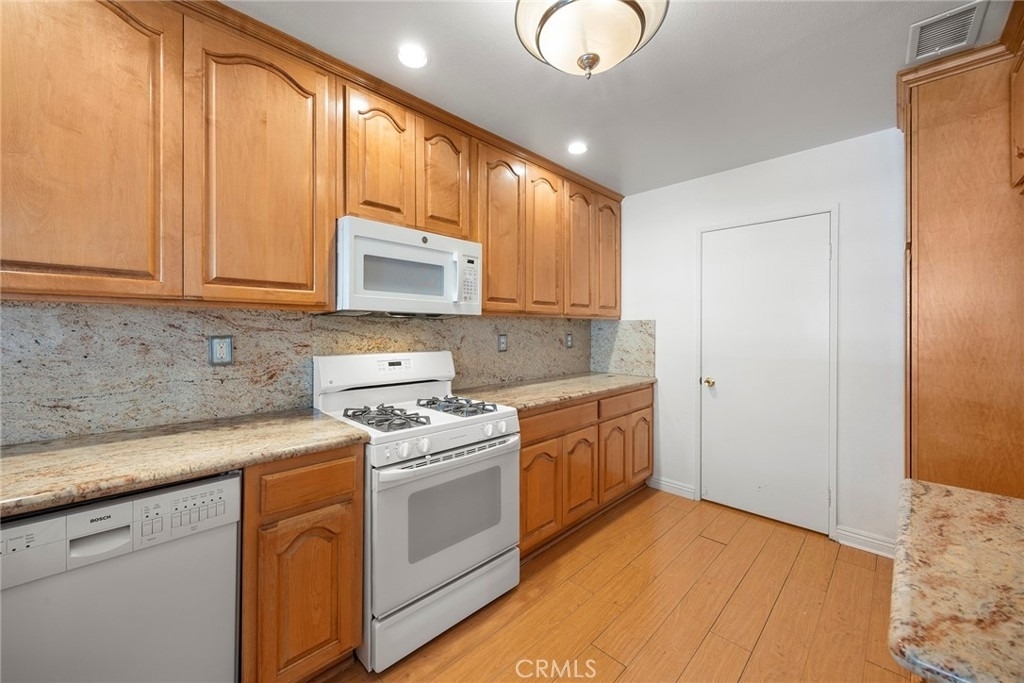 2260 Indigo Hills Drive - Photo 5