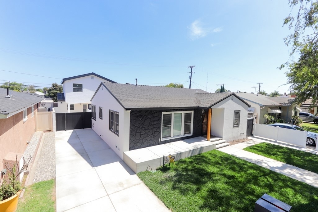 5221 E Willow - Photo 0