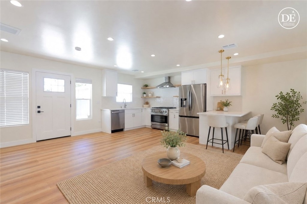 5221 E Willow - Photo 2