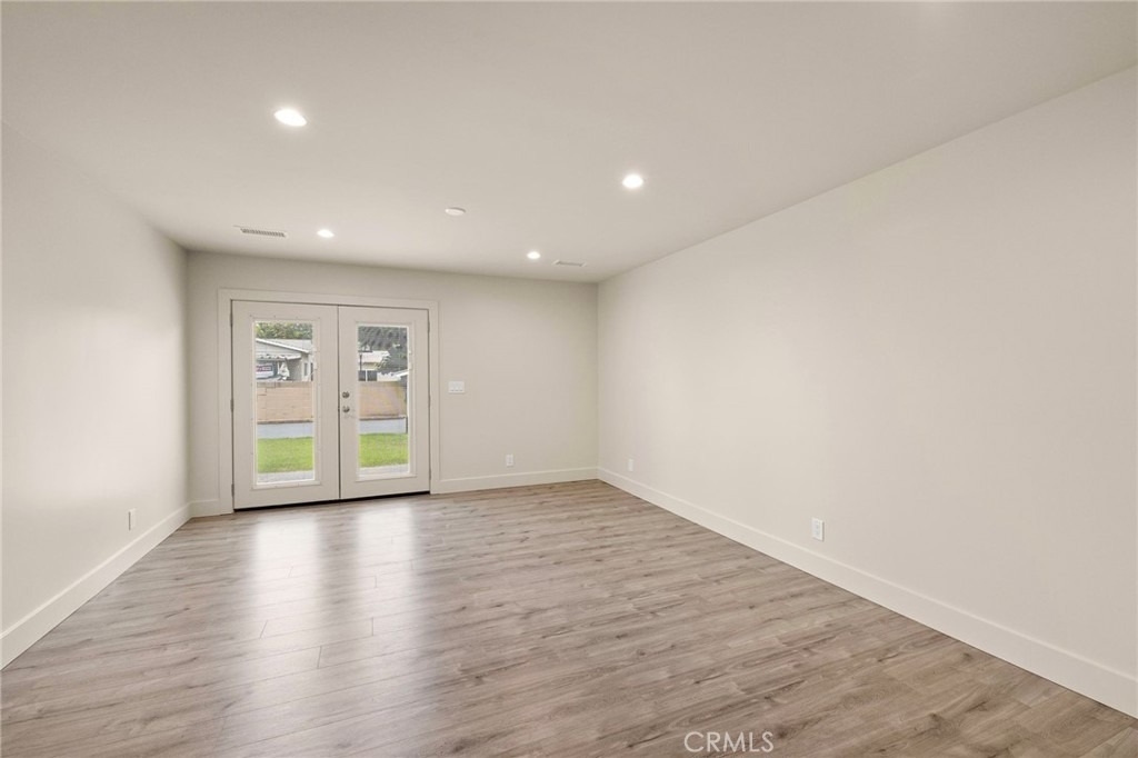443 S Devon - Photo 4
