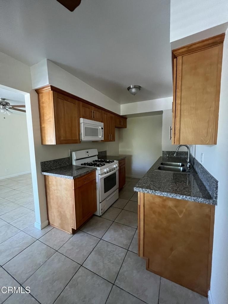 645 Marion Place - Photo 15