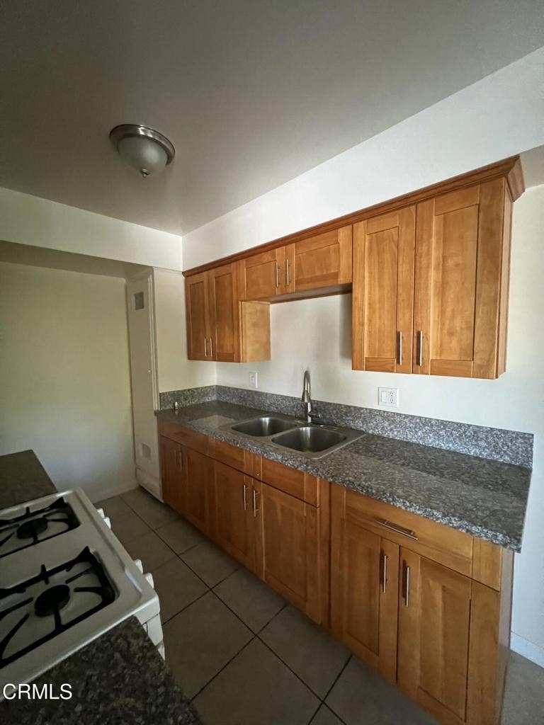 645 Marion Place - Photo 17