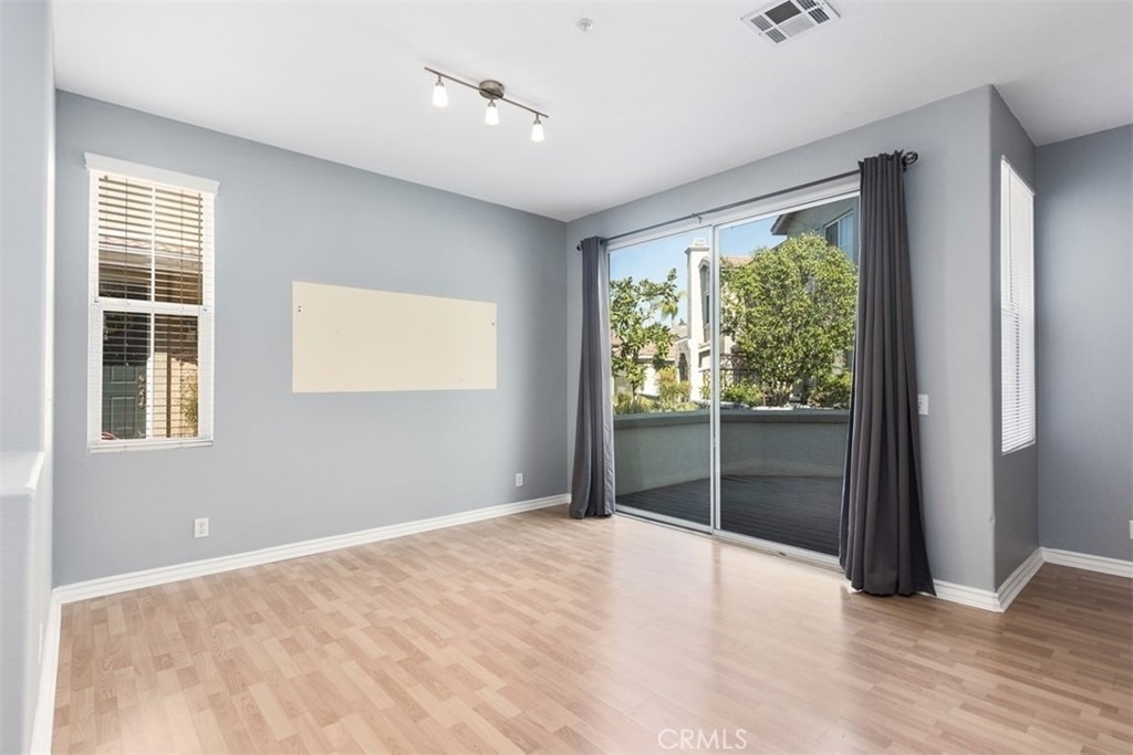 437 N Castletown - Photo 4