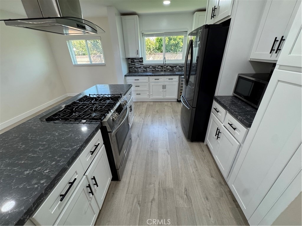 1415 E Gary Place - Photo 4