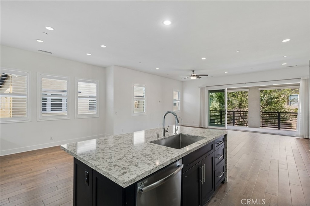 267 Follyhatch - Photo 0