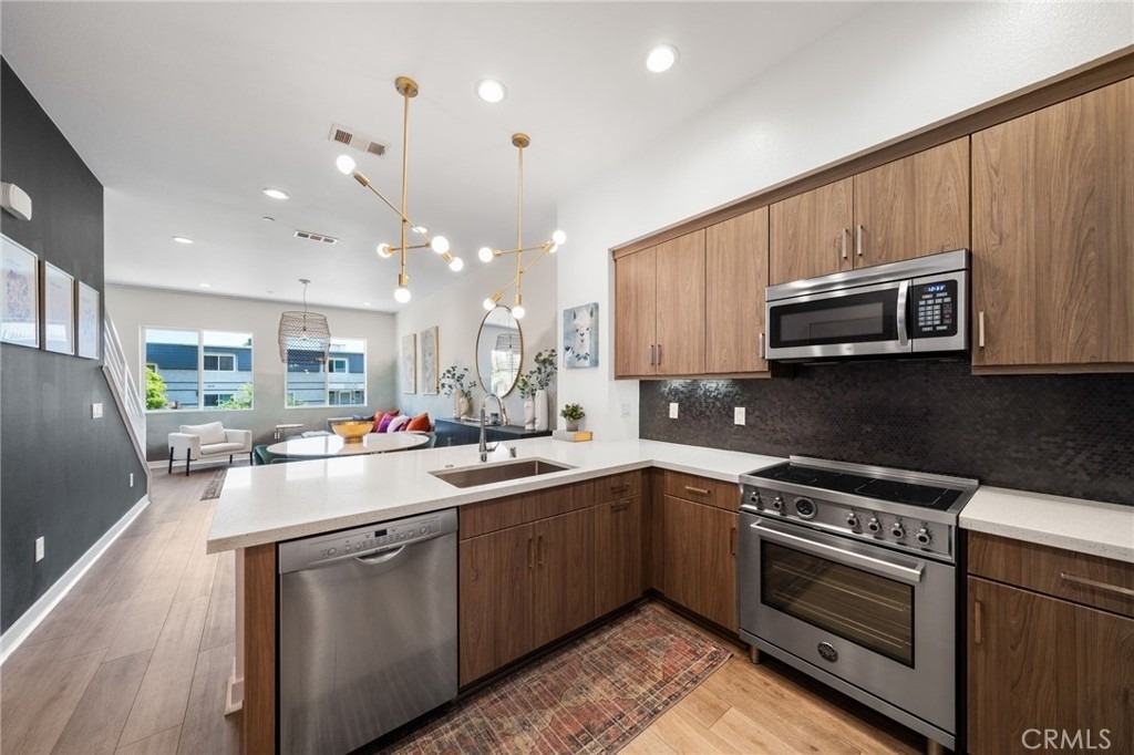 205 Elm - Photo 4