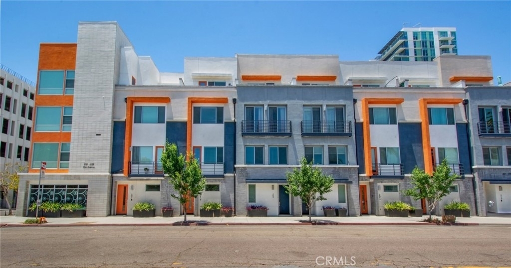 205 Elm - Photo 1