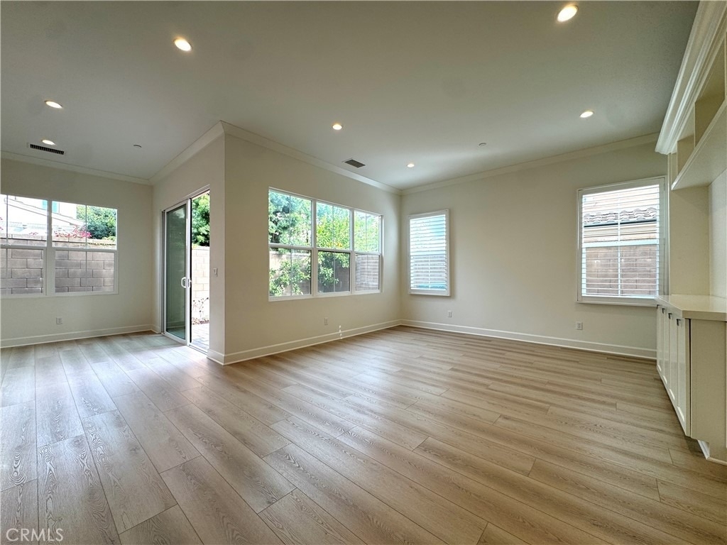 128 Hargrove - Photo 2